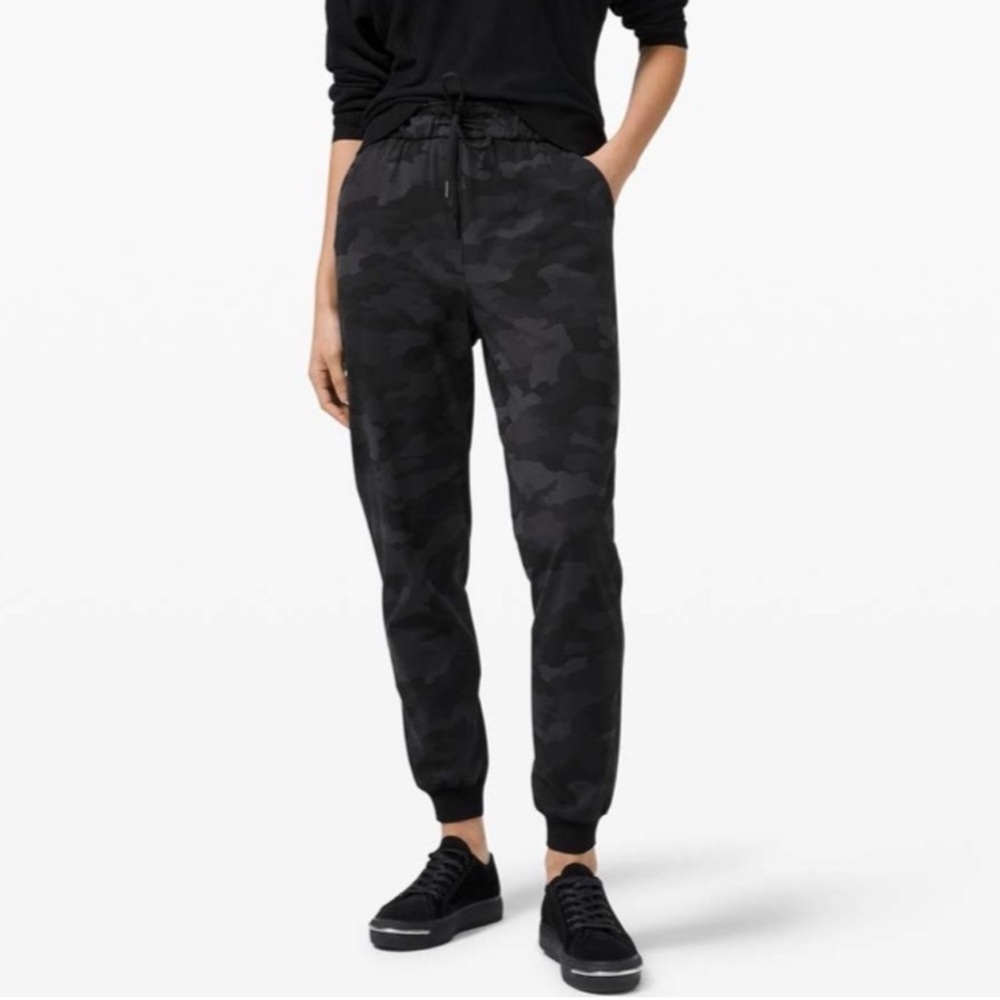 Lululemon Stretch High-Rise Jogger Full Length
Heritage 365 Camo Deep Coal Multi